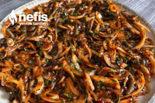 Urfa’nın Meşhur Soğan Salatası Tarifi Urfa’nın Meşhur Soğan Salatası Tarifi